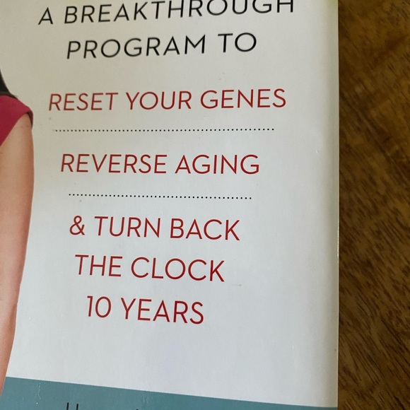 Younger - Hardcover book by Dr. Sara Gottfried - Picture 10 of 10